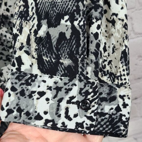 Apt. 9 Black & White Snakeskin Safari Mix Print Top Jersey Knit Blouse - Picture 5 of 11
